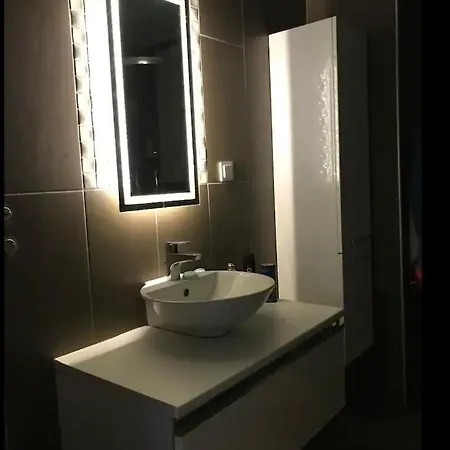 דירה Nice Air Conditioning Apartment In Touristic Area *
