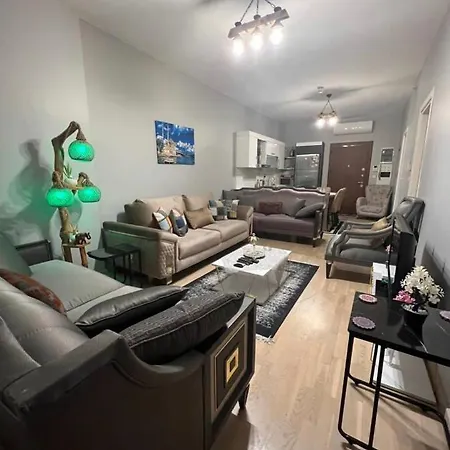 Nice Air Conditioning Apartment In Touristic Area דירה איסטמבול