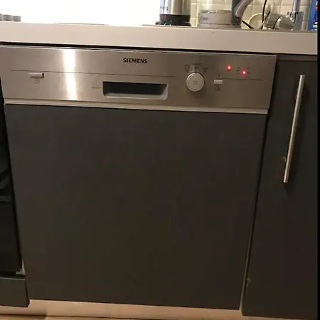Nice Air Conditioning Apartment In Touristic Area
